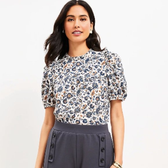 LOFT Tops - NWT LOFT Floral Textured Ruffle Puff Sleeve Top
